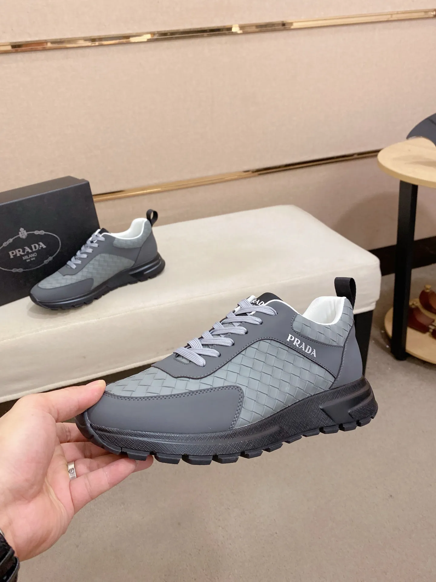 Men's men's shoes💰: 440💰[Prada～Prada] Trendy new styles are on the market. Same style as the official website. Counter quality. Original version. [Strong] [Strong] Imported selected first-layer cowhide. Comfortable and breathable sheepskin lining, fine workmanship, upper layer made of 100% pure cowhide, original last shape, comfortable on the feet, shoe sizes 38 to 44